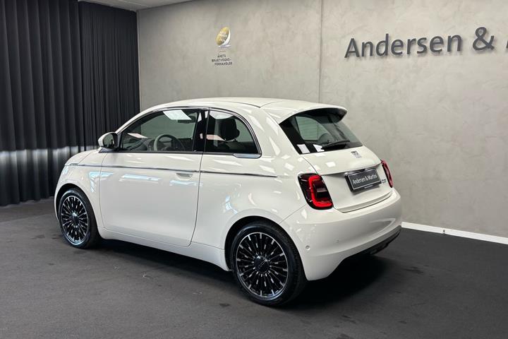 Sort Fiat 500e fra 2023