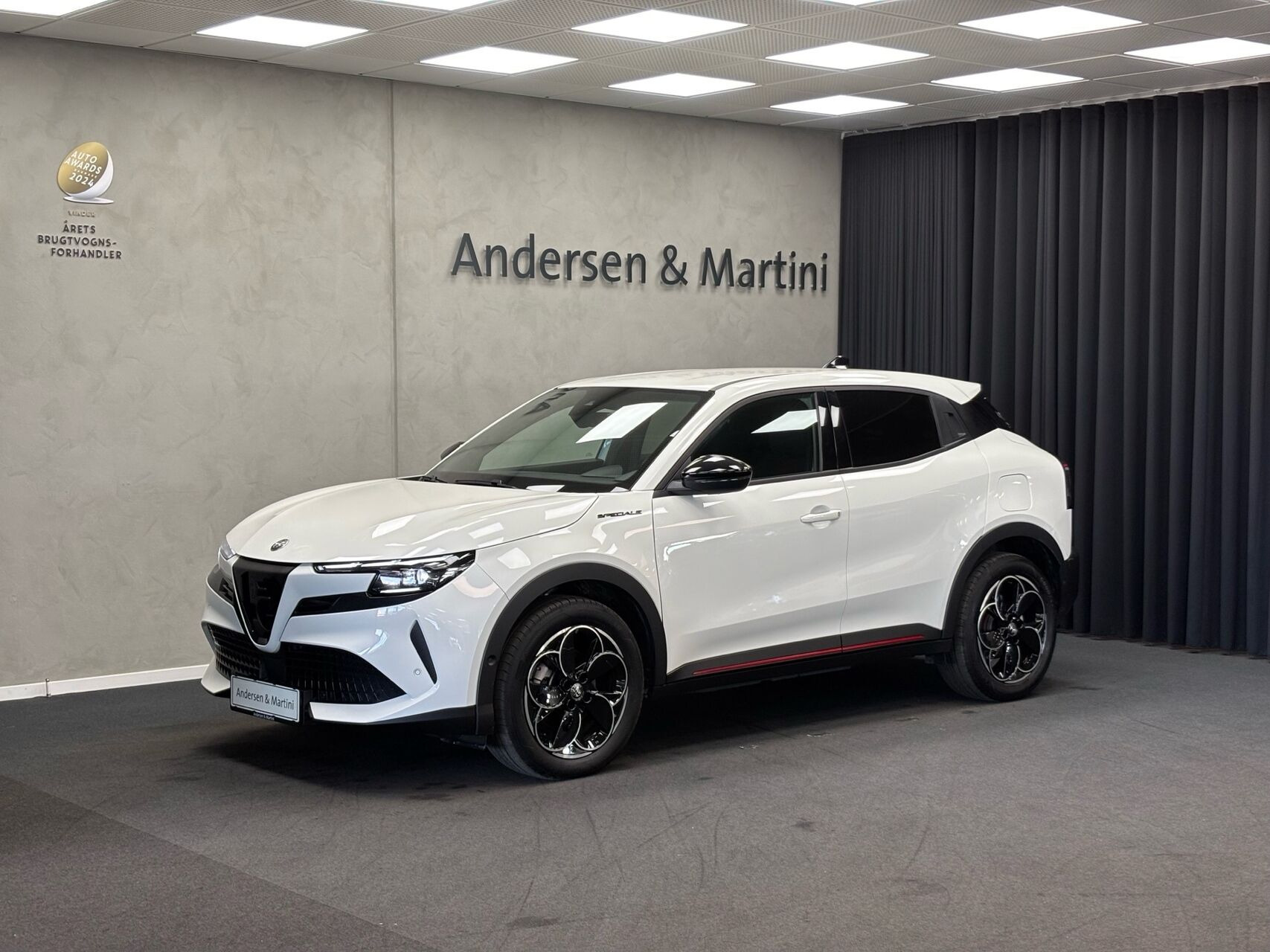 Alfa Romeo Junior EL Speciale 156HK 5d Aut.