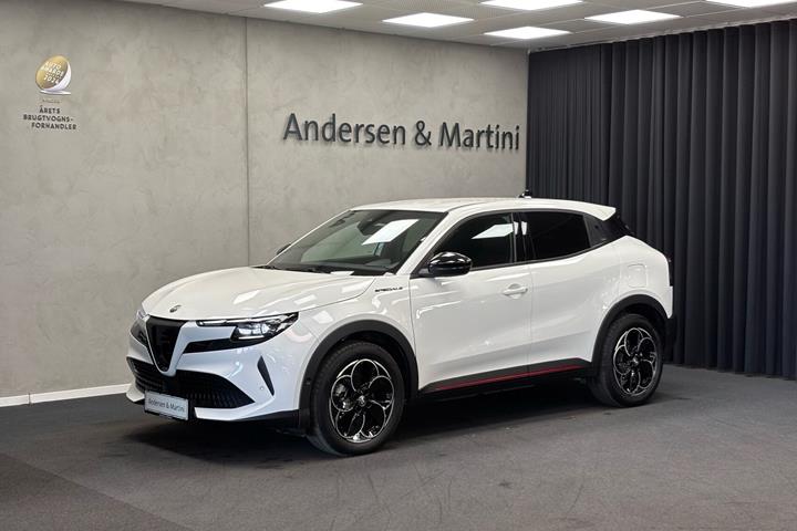 Hvid Alfa Romeo Junior fra 2025