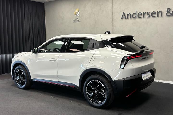 Hvid Alfa Romeo Junior fra 2025