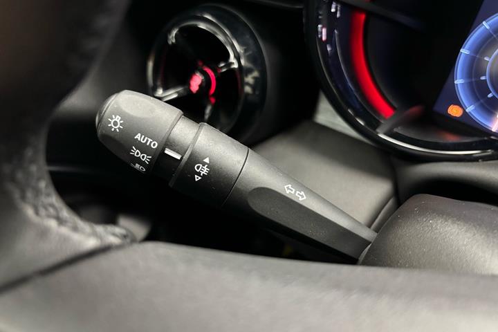 Hvid Alfa Romeo Junior fra 2025