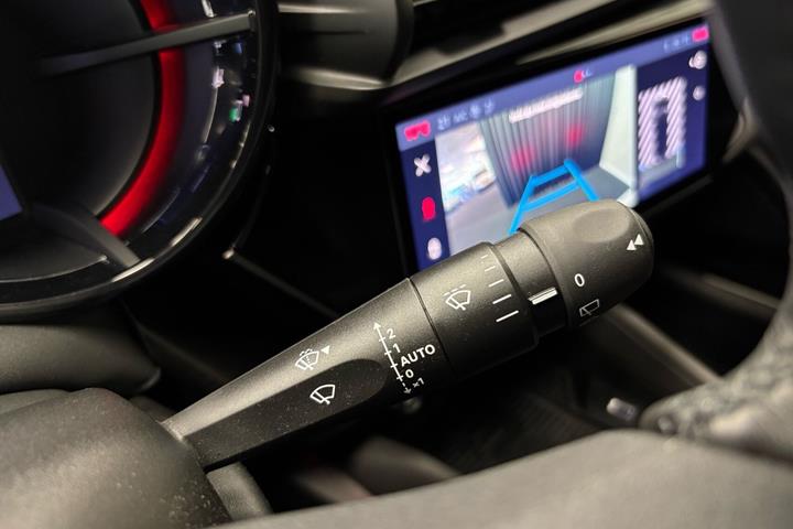 Hvid Alfa Romeo Junior fra 2025