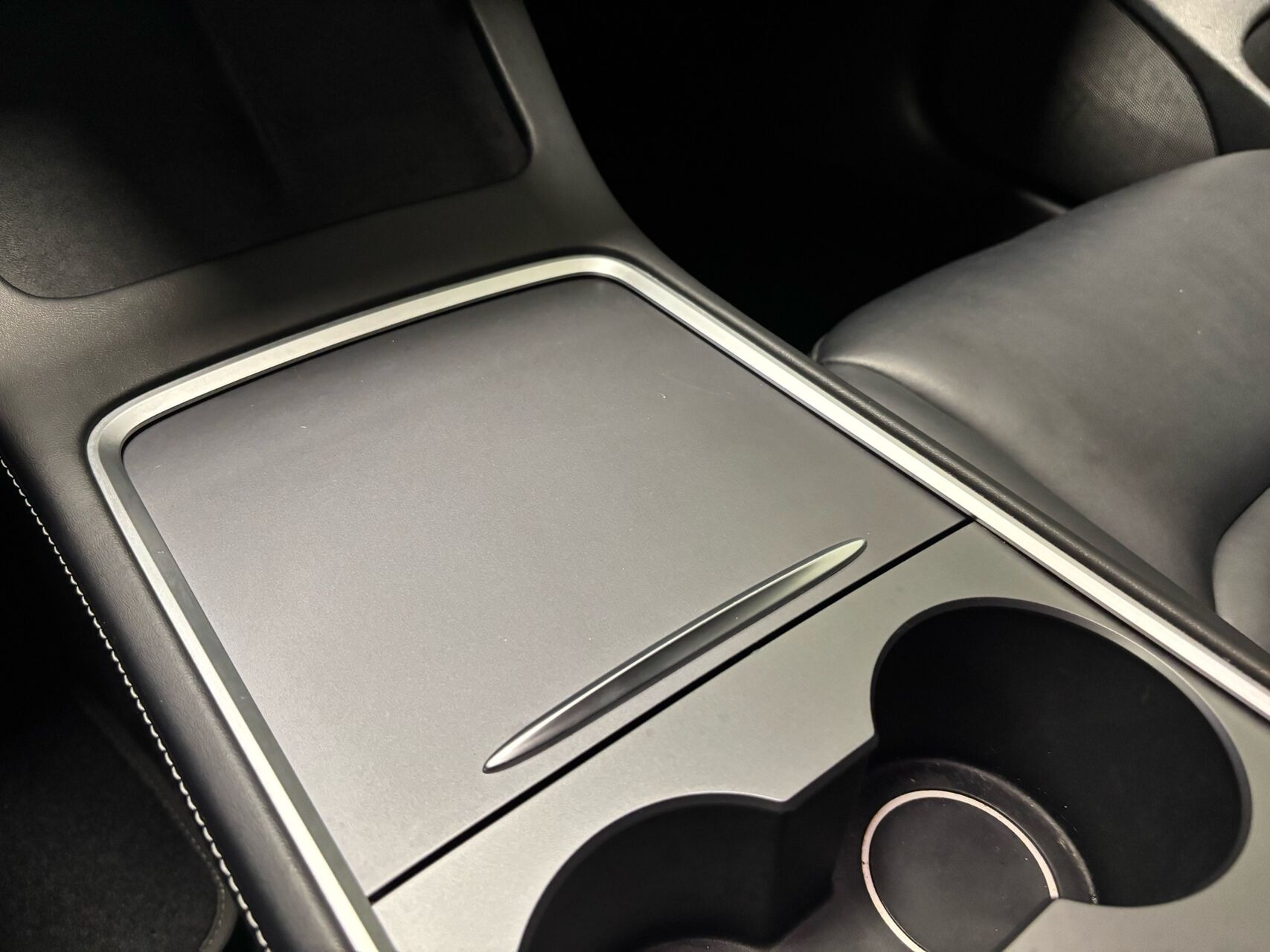 Hvid Tesla Model 3 fra 2021