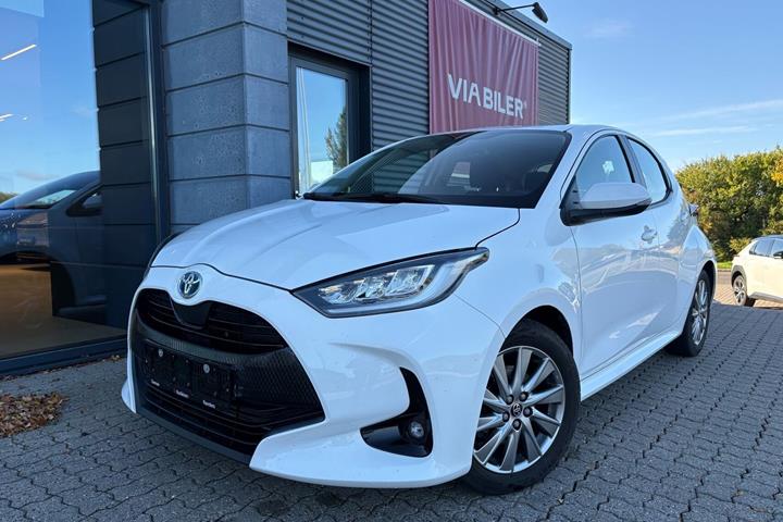Hvid Toyota Yaris fra 2023