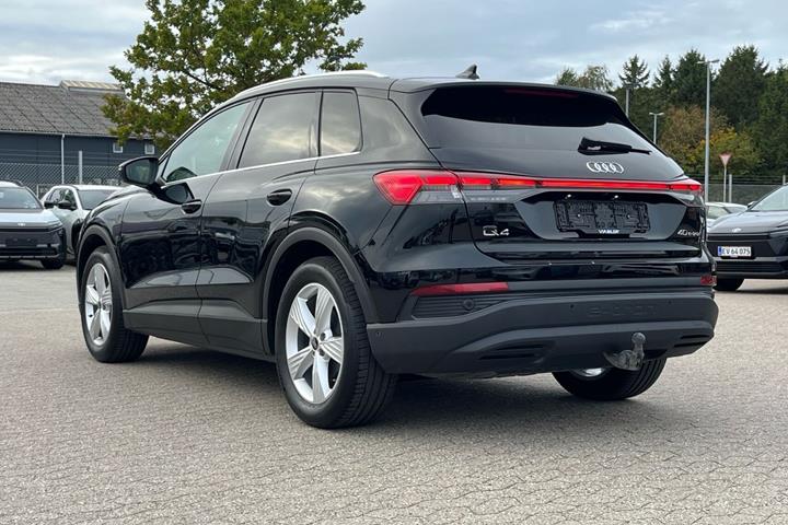 Sort Audi Q4 fra 2023