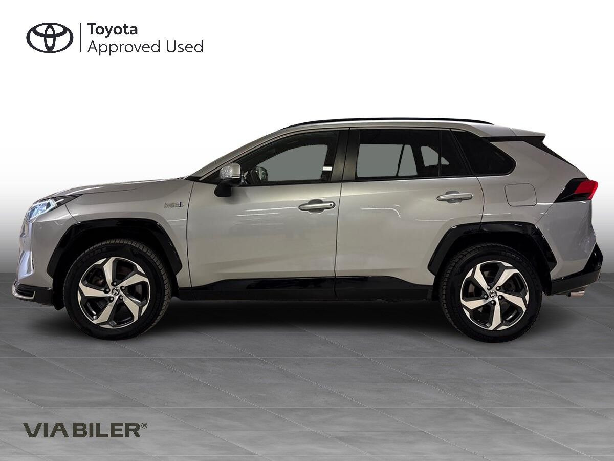 Sølv Toyota RAV4 Plug-in fra 2021
