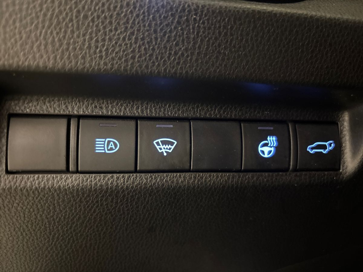 Sølv Toyota RAV4 Plug-in fra 2021