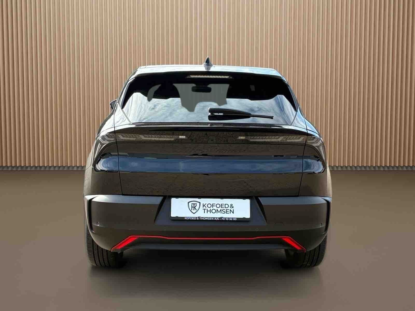 Sort Alfa Romeo Junior fra 2025