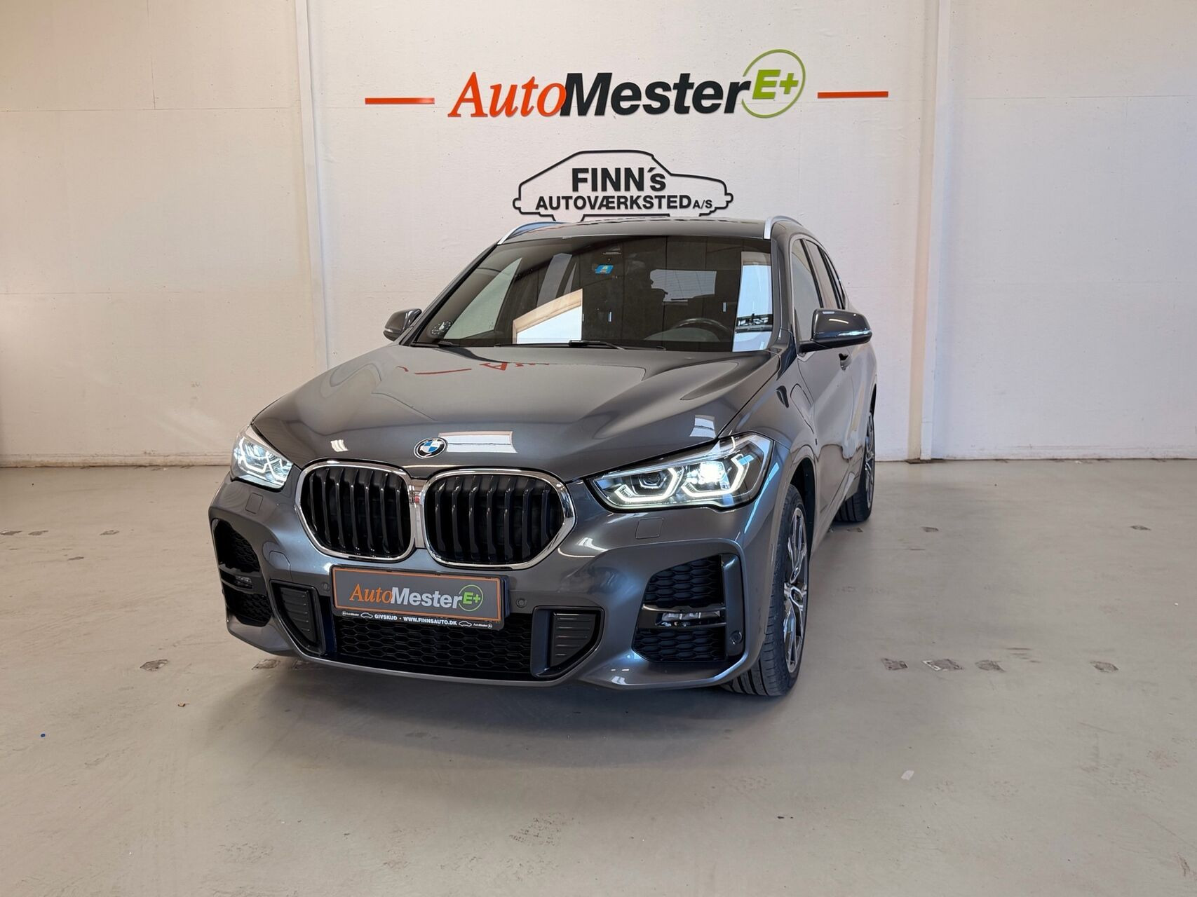 Sort BMW X1 fra 2020