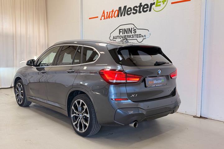 Sort BMW X1 fra 2020