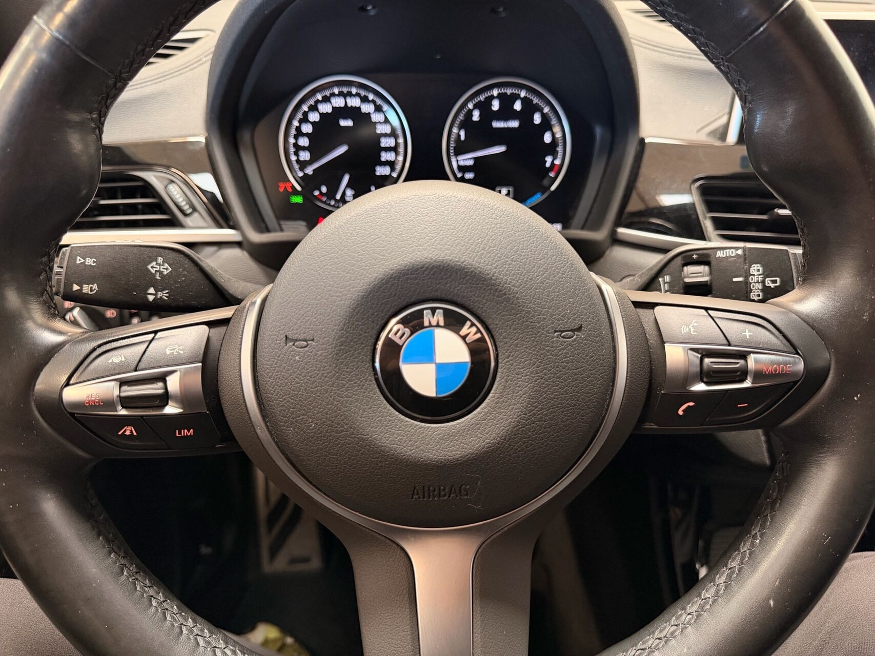 Sort BMW X1 fra 2020