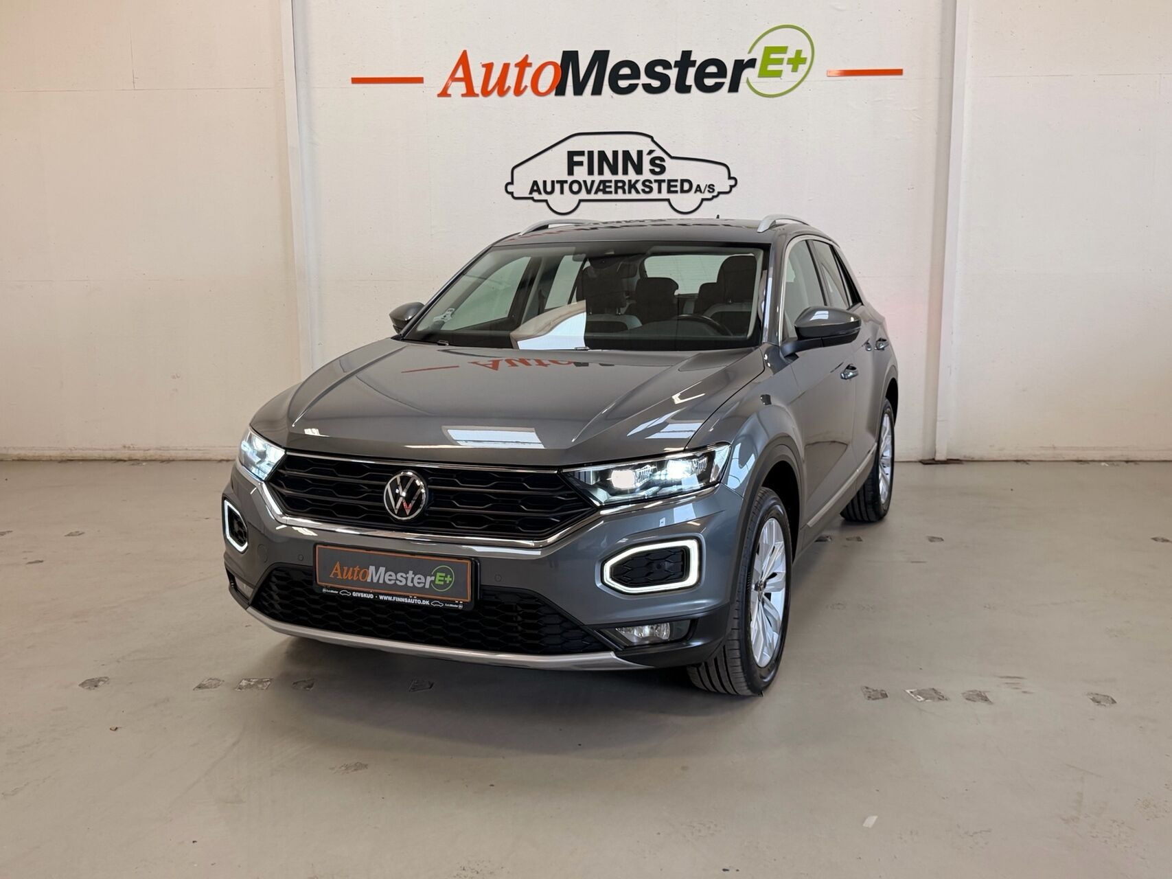 Grå VW T-Roc fra 2021