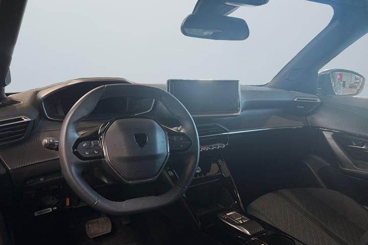 Grå Peugeot e-2008 fra 2025