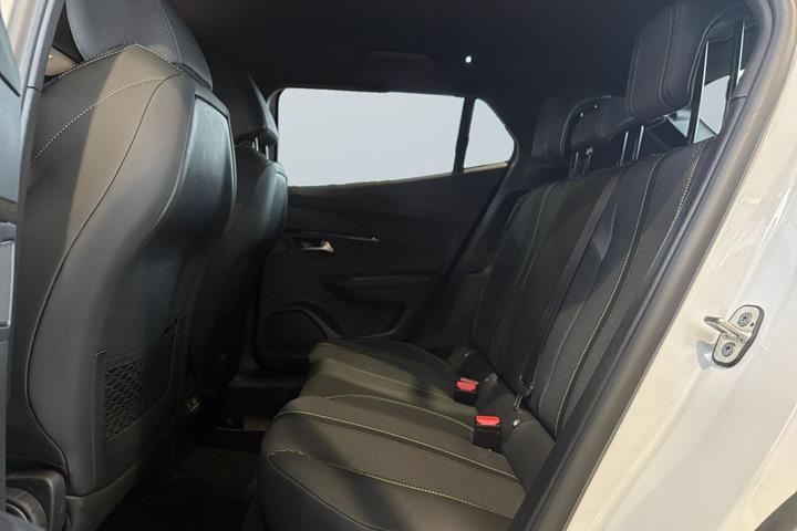 Hvid Peugeot e-2008 fra 2025