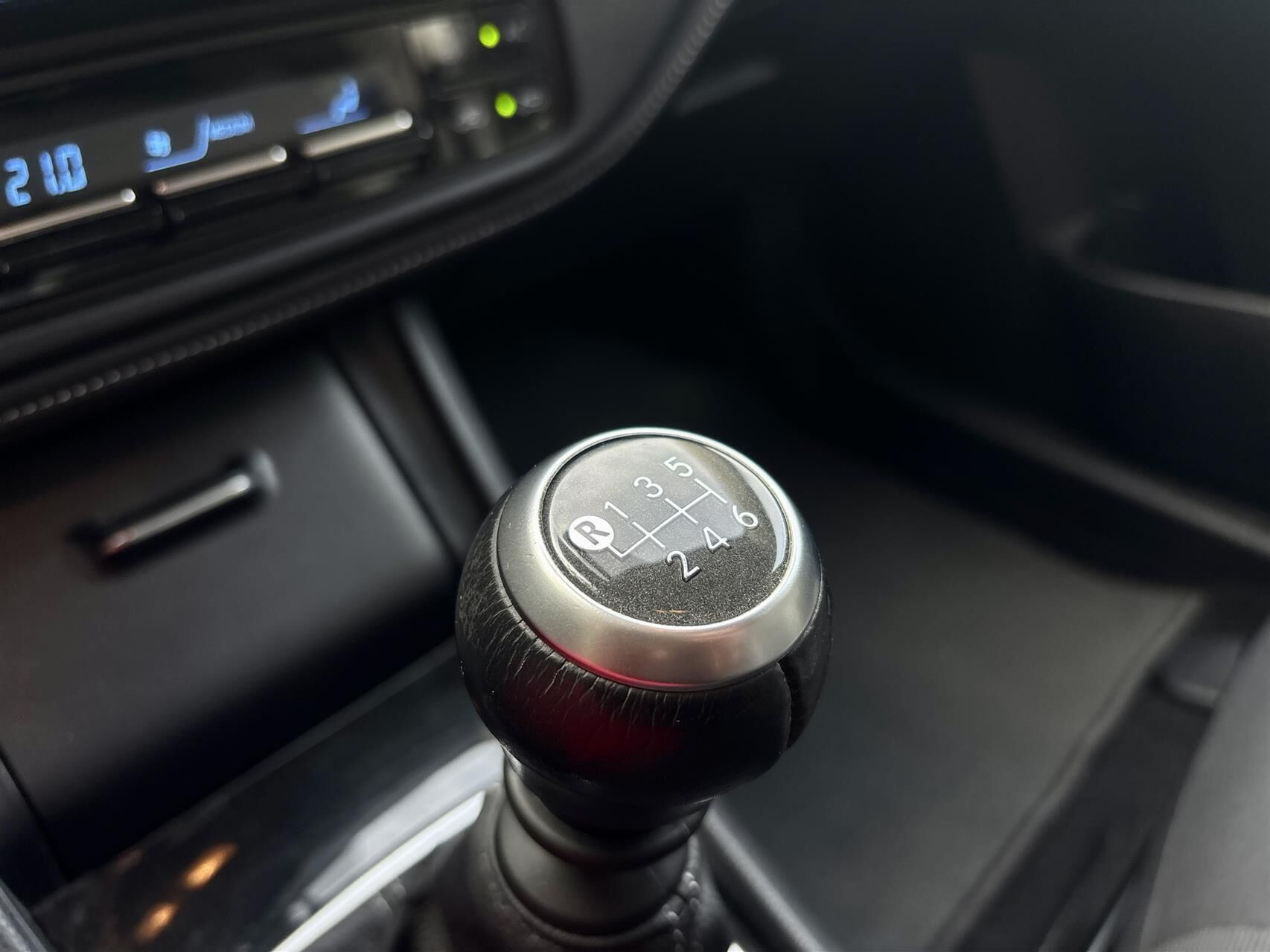 Sort Toyota Auris fra 2016