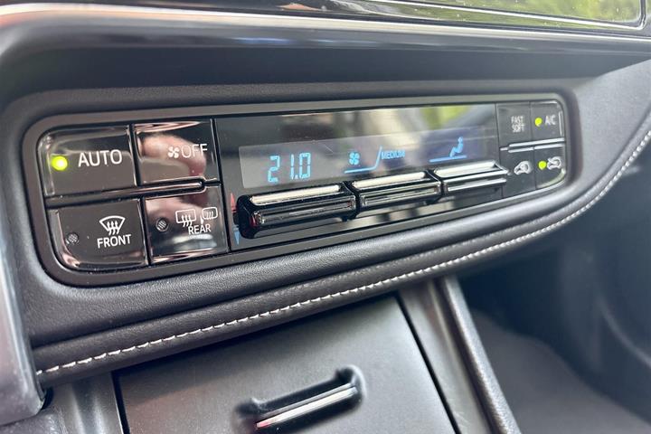 Sort Toyota Auris fra 2016