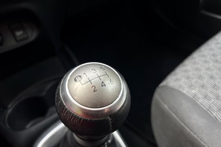 Rød Toyota Yaris fra 2014