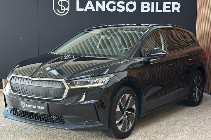 Sort Skoda Enyaq fra 2021 set udefra