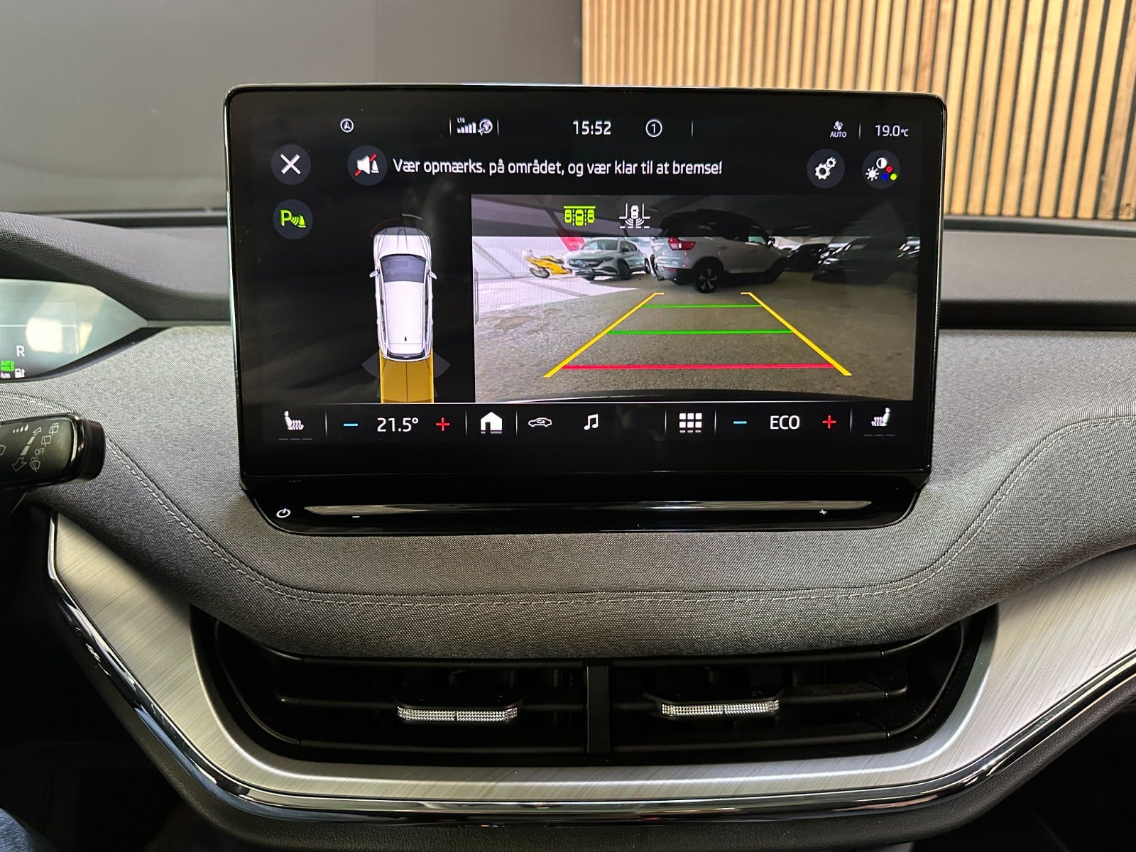 Sort Skoda Enyaq fra 2021