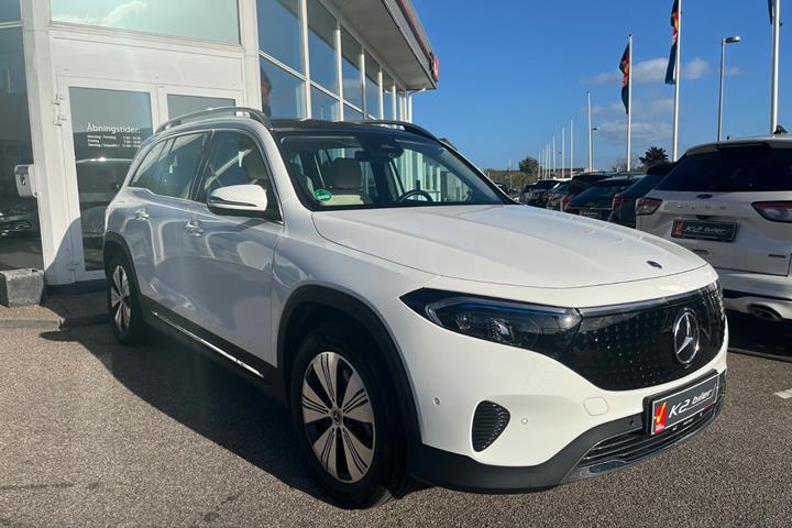 Hvid Mercedes EQB250+ fra 2025