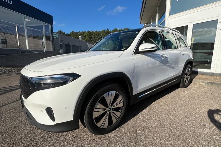 Hvid Mercedes EQB250+ fra 2025