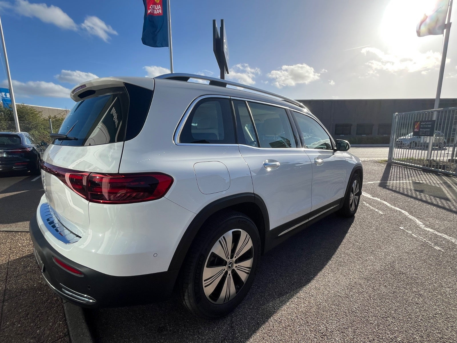Hvid Mercedes EQB250+ fra 2025
