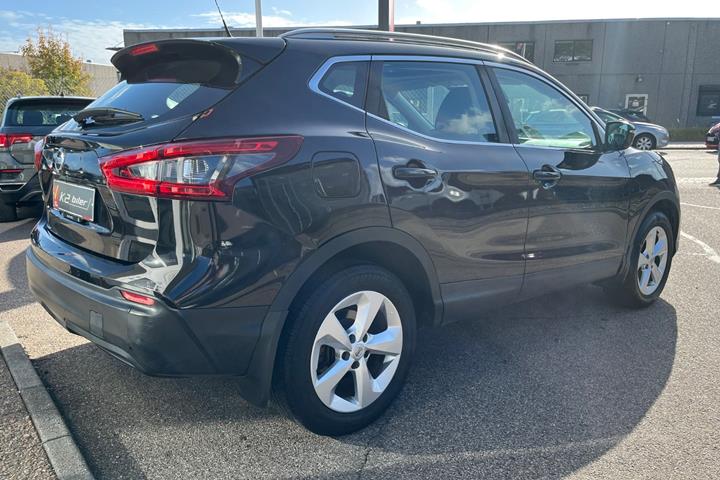 Sort Nissan Qashqai fra 2019