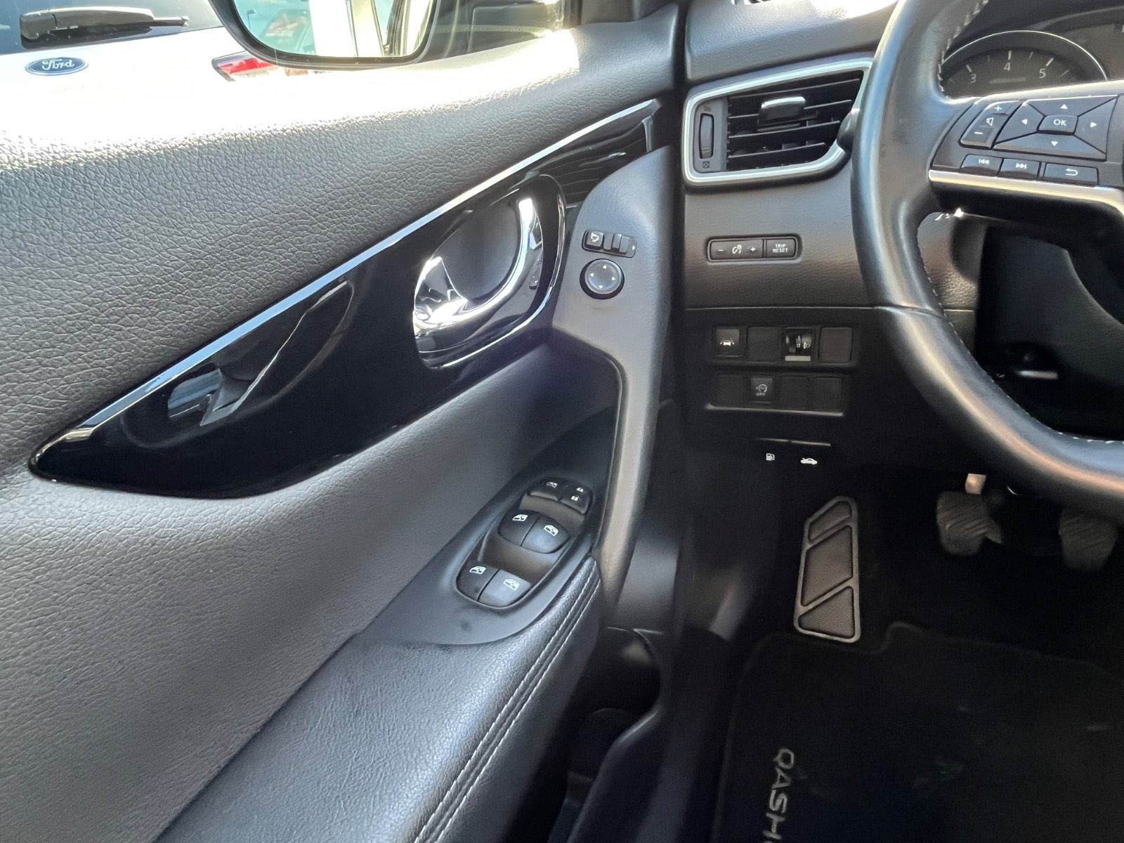 Sort Nissan Qashqai fra 2019