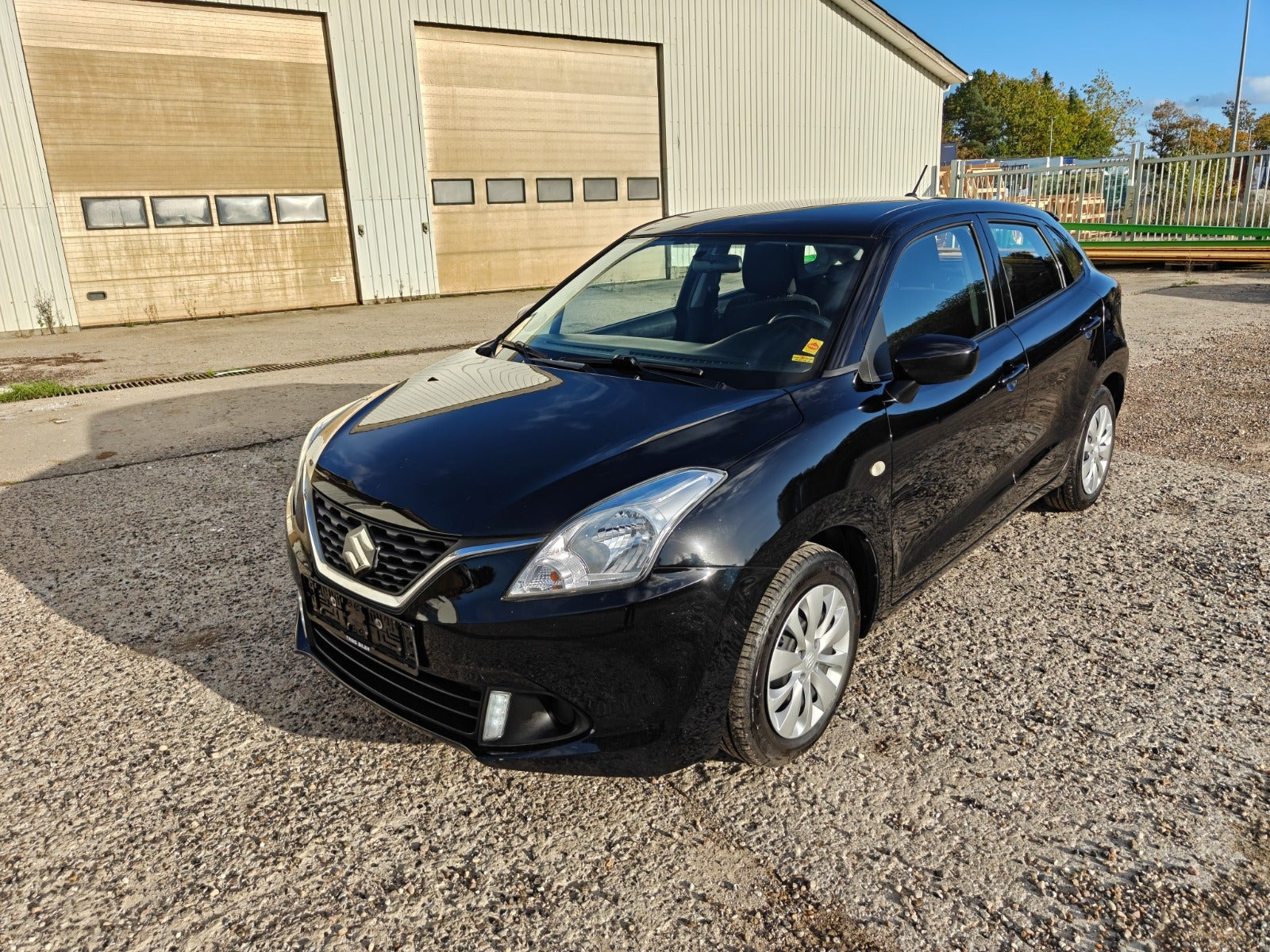 Gul Suzuki Baleno fra 2016