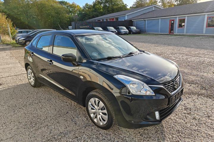Gul Suzuki Baleno fra 2016