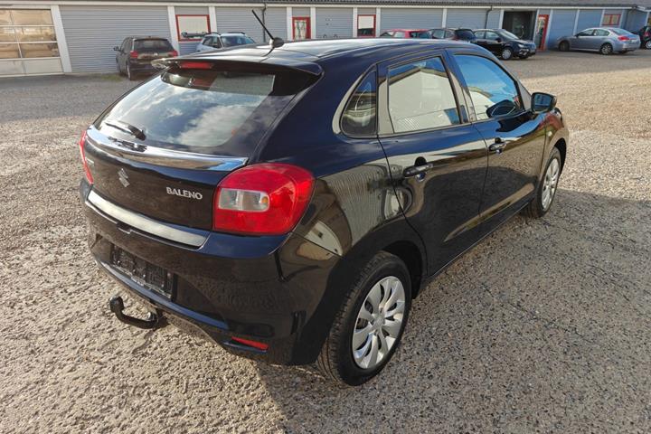 Gul Suzuki Baleno fra 2016