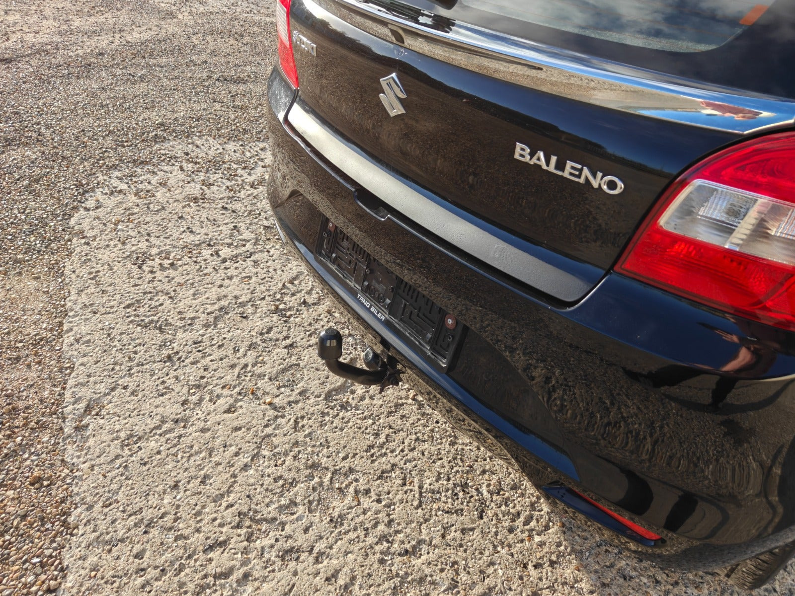 Gul Suzuki Baleno fra 2016