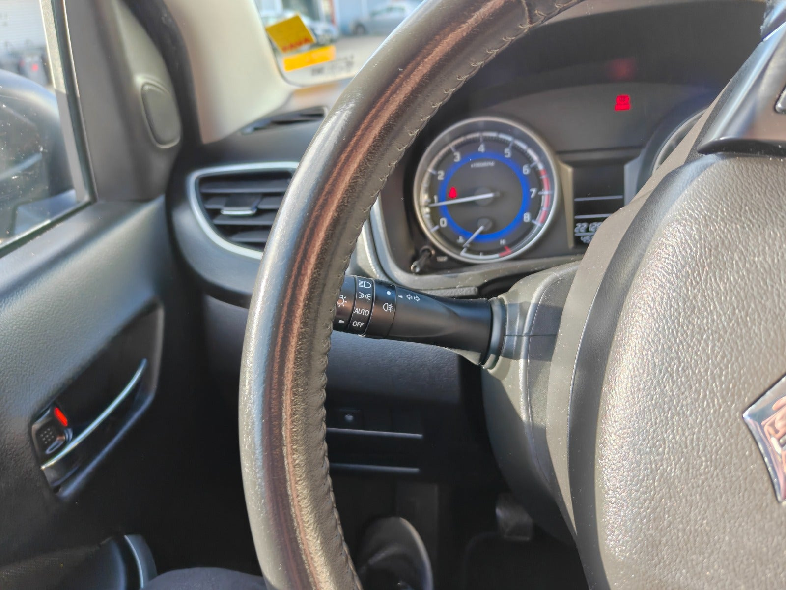 Gul Suzuki Baleno fra 2016