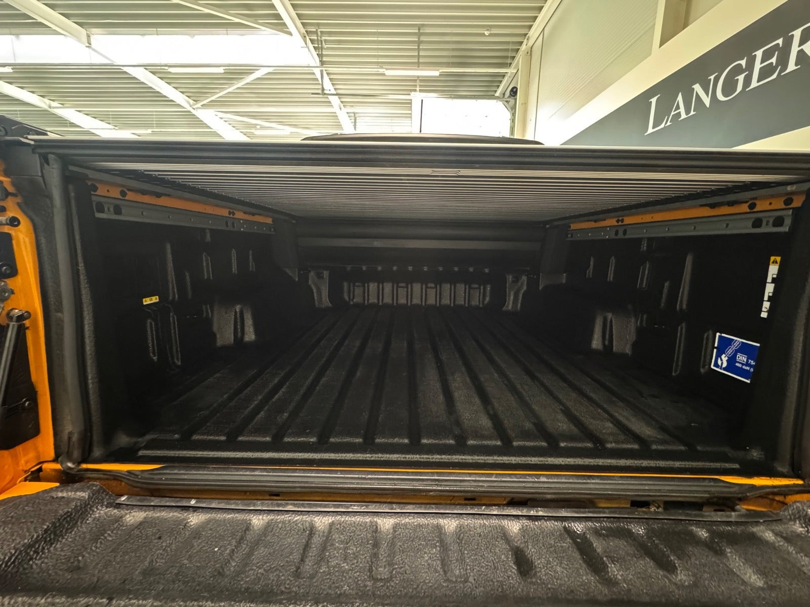 Orange Ford Ranger fra 2023