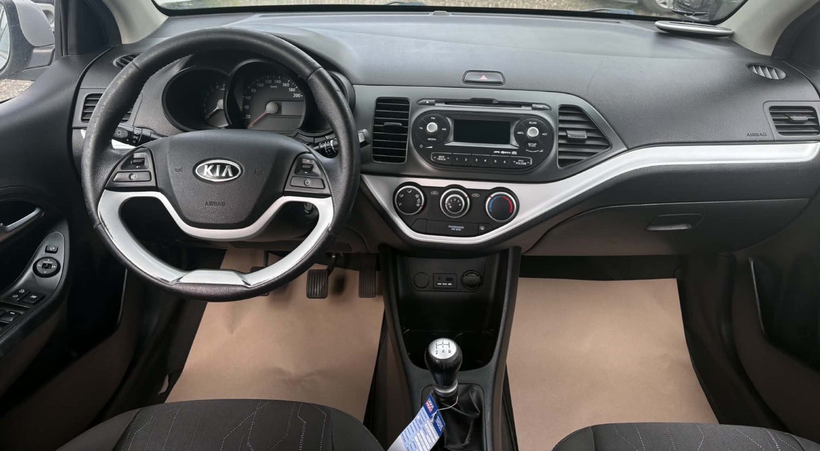 Grå Kia Picanto fra 2012