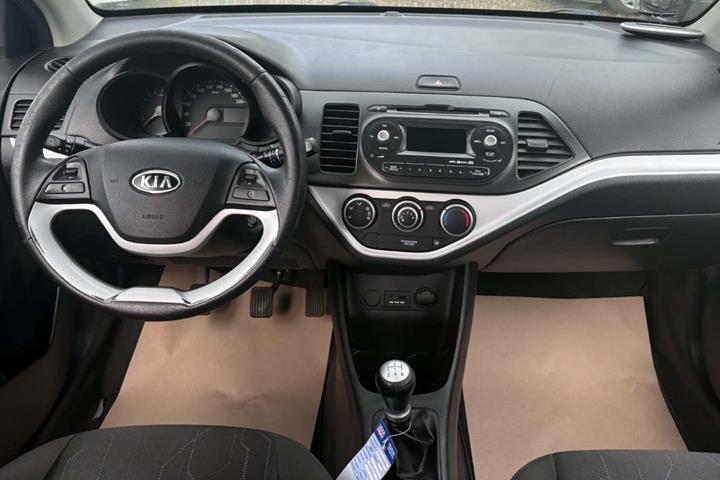 Grå Kia Picanto fra 2012