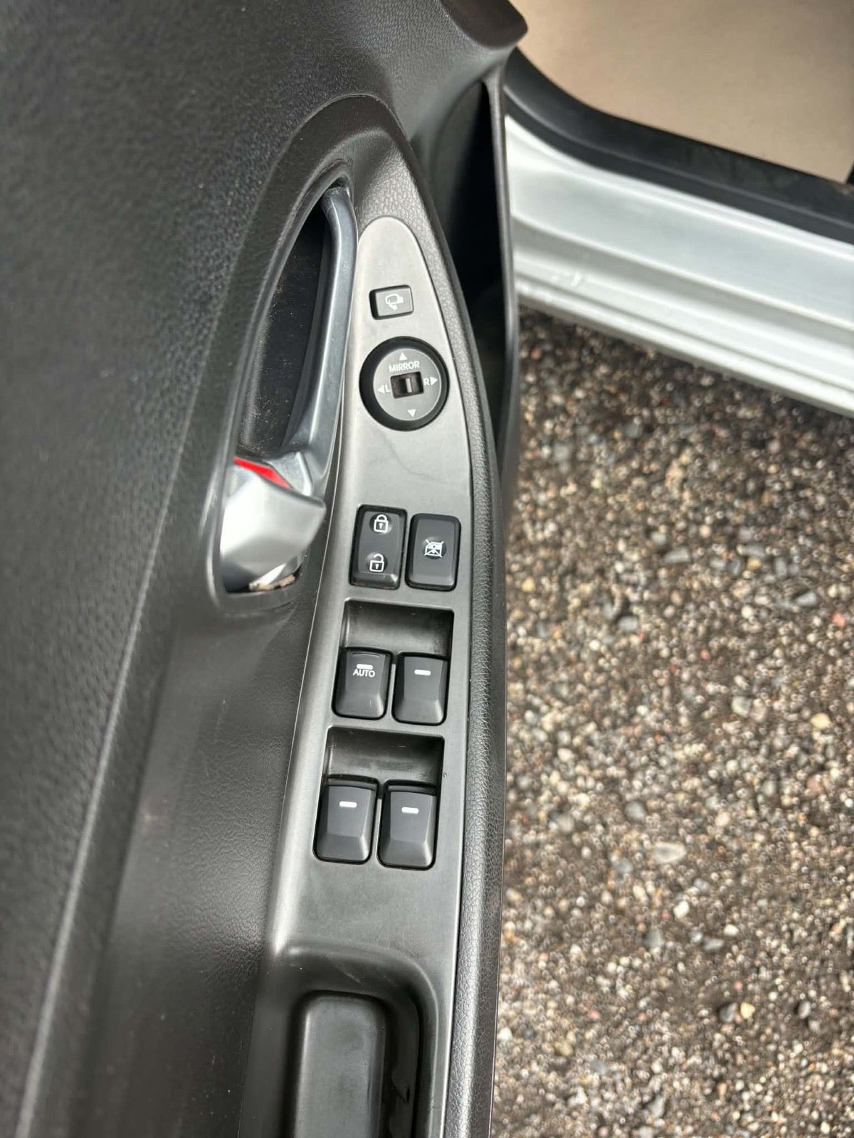 Grå Kia Picanto fra 2012