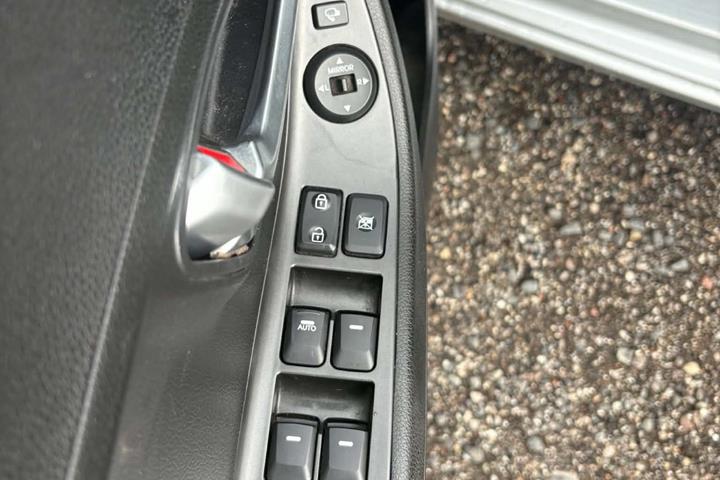 Grå Kia Picanto fra 2012