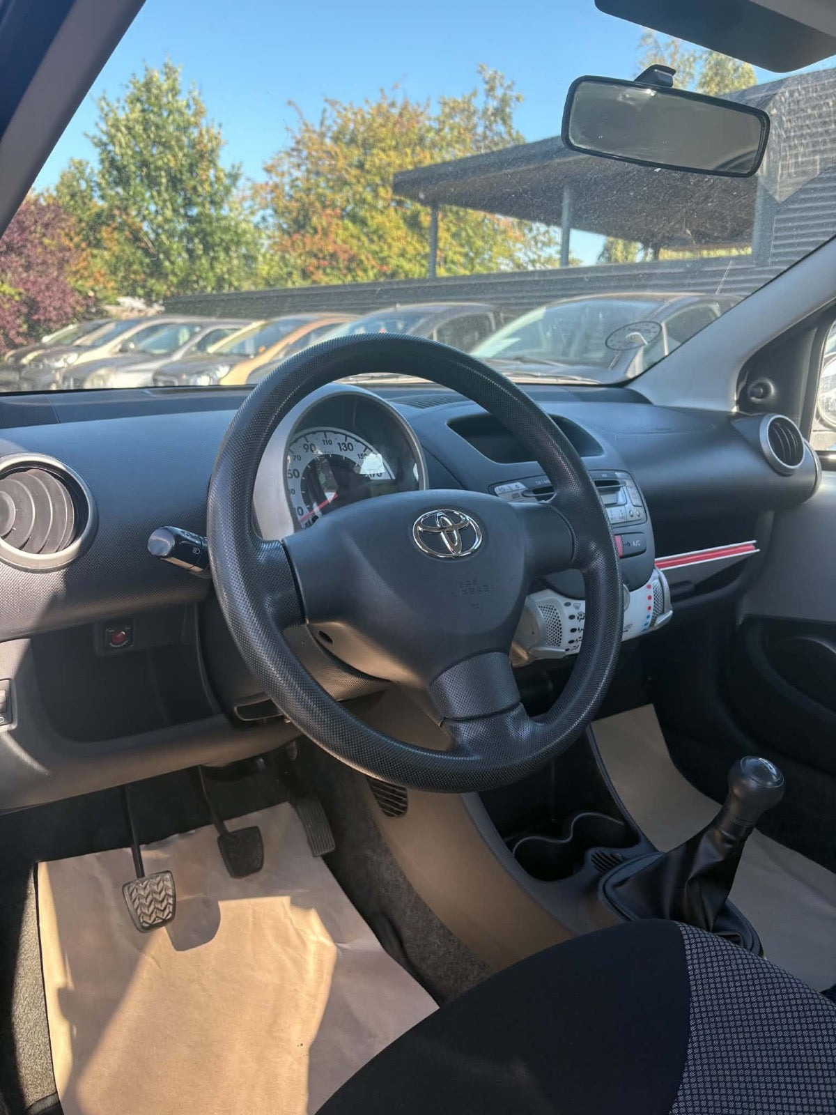 Sølv Toyota Aygo fra 2012