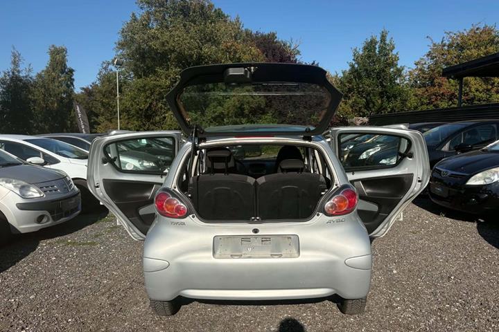 Sølv Toyota Aygo fra 2012