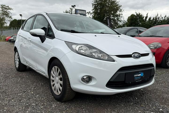Hvid Ford Fiesta fra 2011