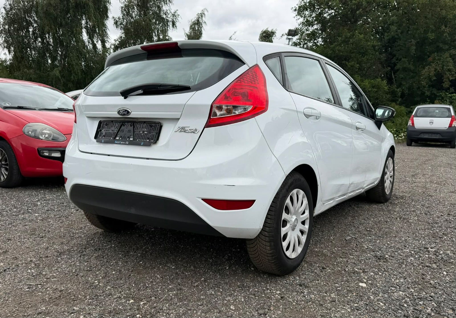 Hvid Ford Fiesta fra 2011