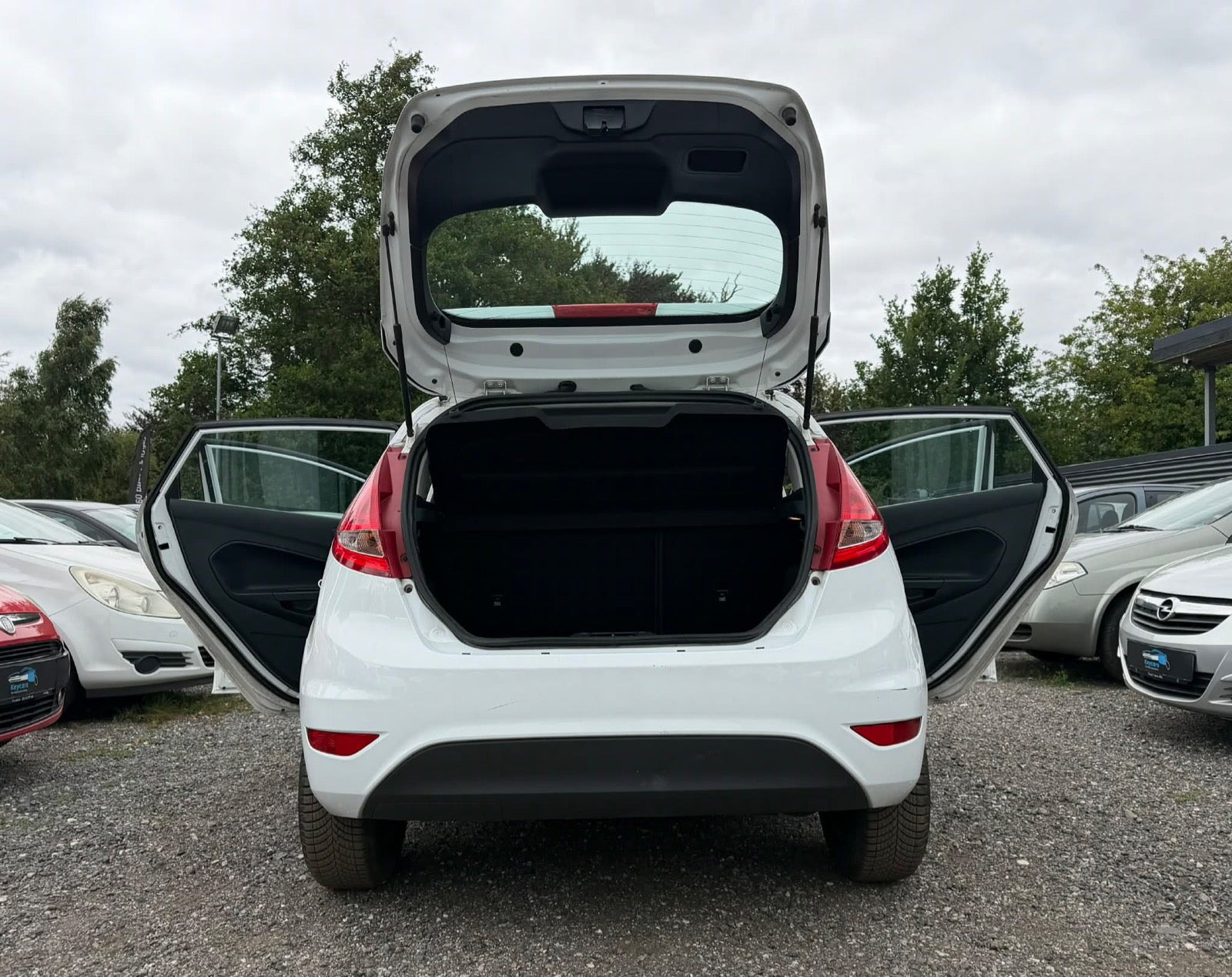 Hvid Ford Fiesta fra 2011