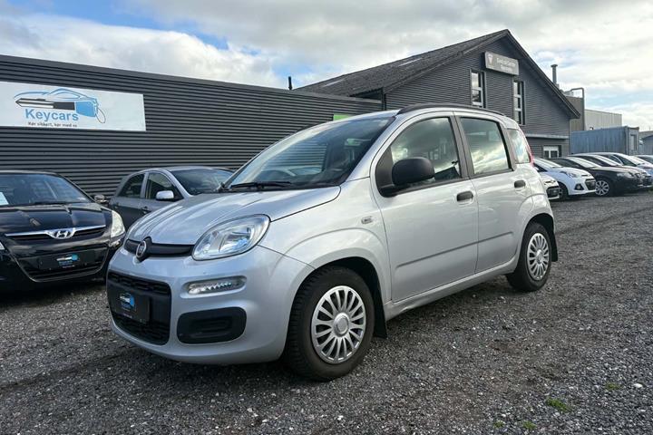 Sølv Fiat Panda fra 2012