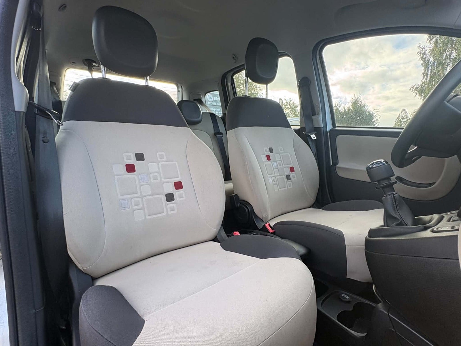 Sølv Fiat Panda fra 2012