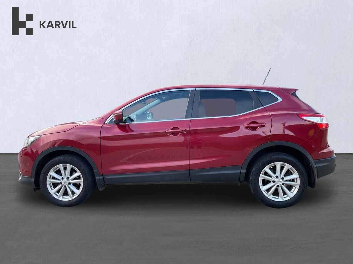 Rød Nissan Qashqai fra 2016