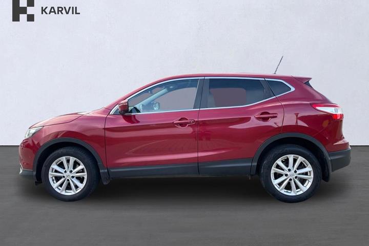 Rød Nissan Qashqai fra 2016
