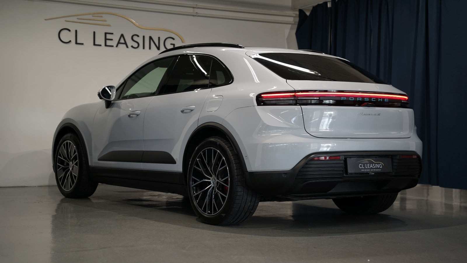 Grå Porsche Macan 4S fra 2025