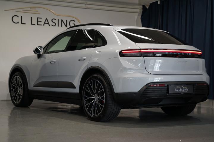 Grå Porsche Macan 4S fra 2025