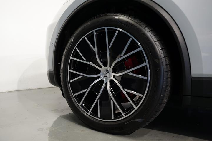 Grå Porsche Macan 4S fra 2025